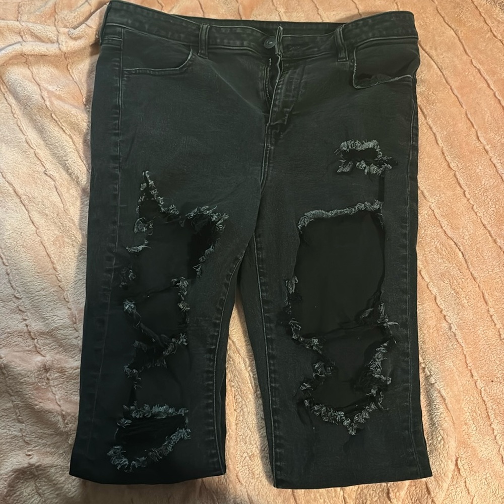 Black American Eagle US 15 jeans with holes